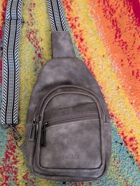 Mroede Sling Bag